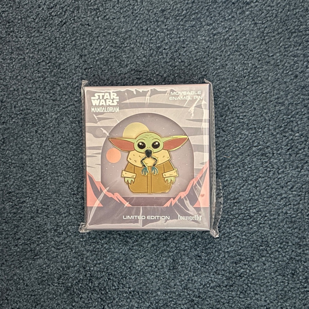 Loungefly Star Wars The Mandalorian Pin